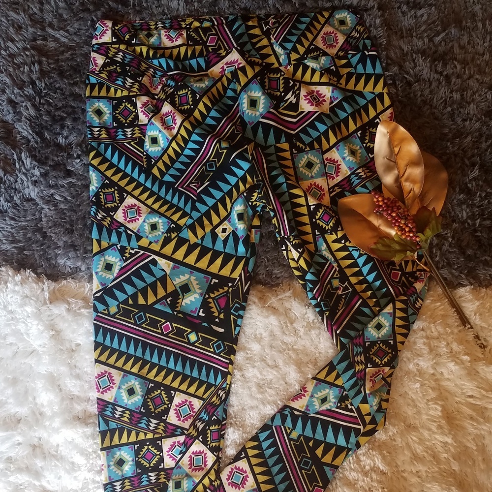 LuLaRoe Tall & Curvy Leggings EUC